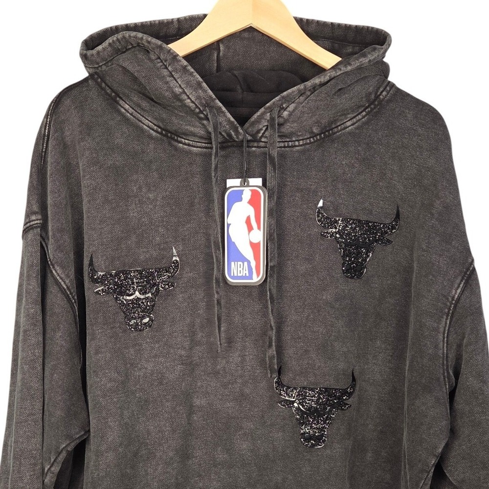 Pro Standard Chicago Bulls Cropped Hoodie Women XL Black Wash Rhinestone NBA NEW